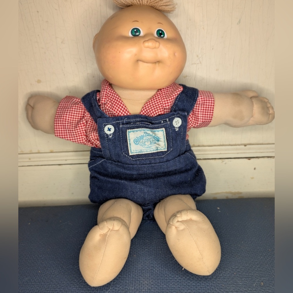 CABBAGE PATCH KID- VINTAGE G1 1983 Doll Original Outfit

EUC COLLECTIBLE
